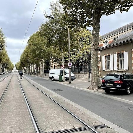 Agreable Maison De Ville Dans La Plus Belle Avenue Orleans Bagian luar foto
