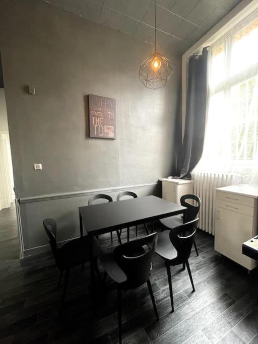 Agreable Maison De Ville Dans La Plus Belle Avenue Orleans Bagian luar foto